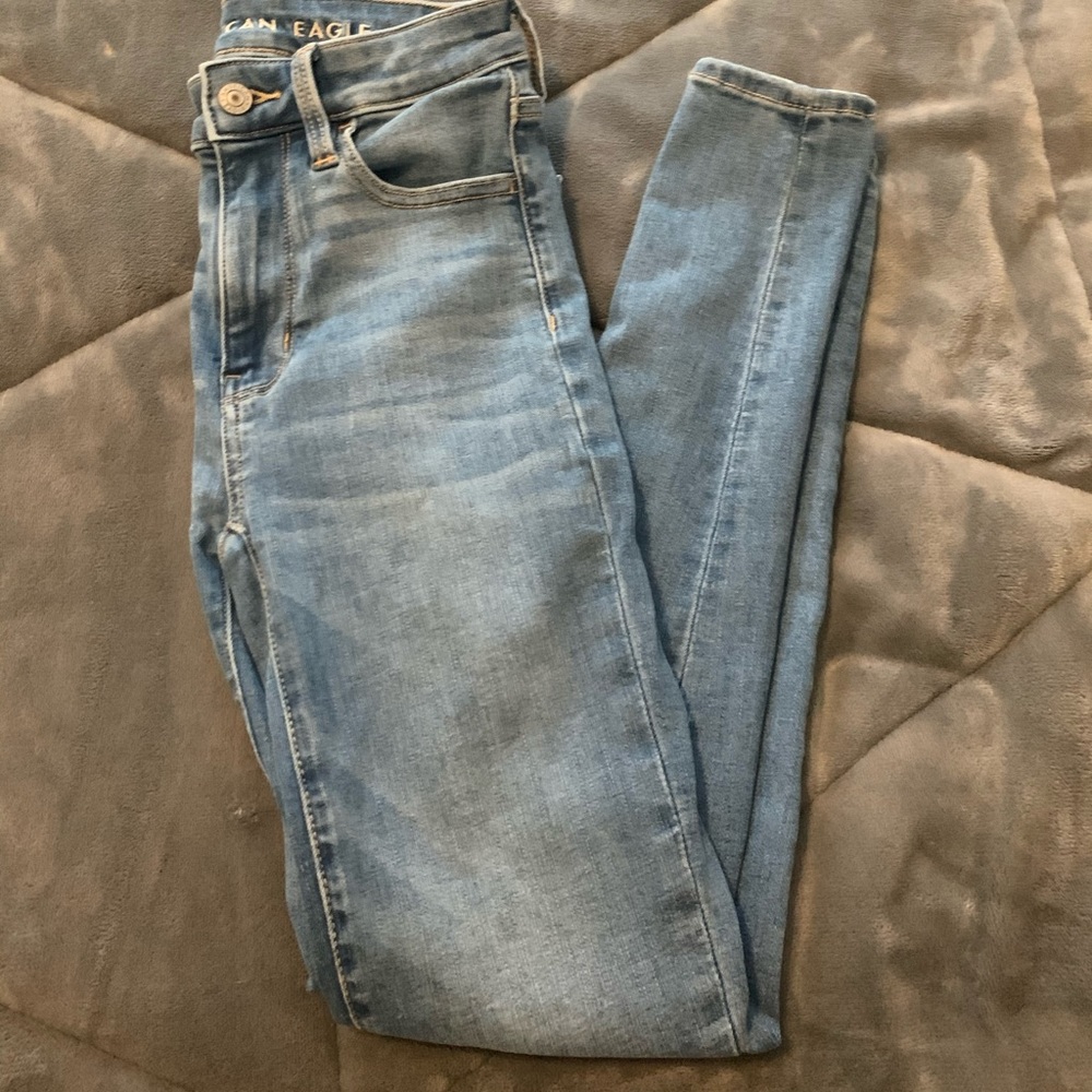 american eagle basic blue high rise jeans- NEW